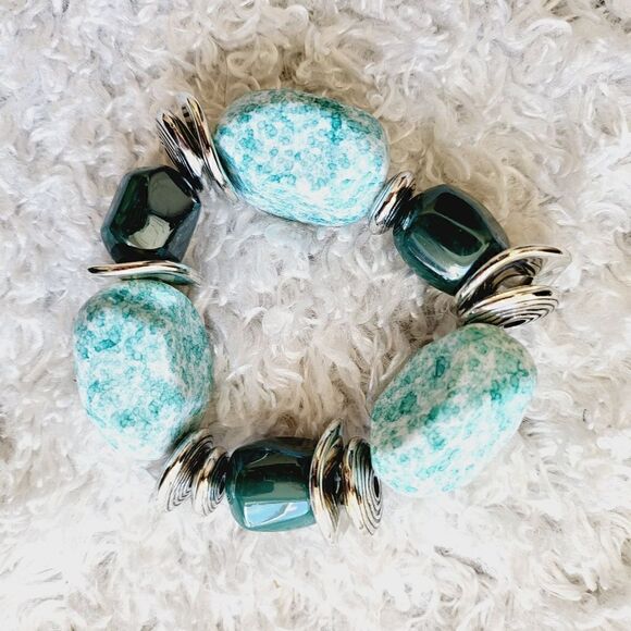 New! Turquoise lightweight blue green stone bracelet - Picture 1 of 5